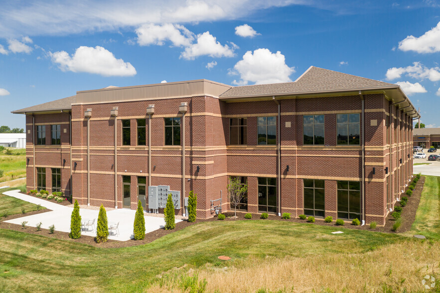 4210 Philips Farm Rd, Columbia, MO for lease - Building Photo - Image 3 of 18