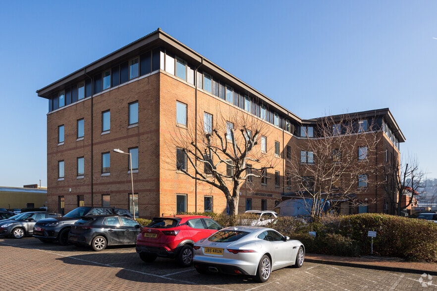 Sir Thomas Longley Rd, Rochester for lease - Building Photo - Image 2 of 2