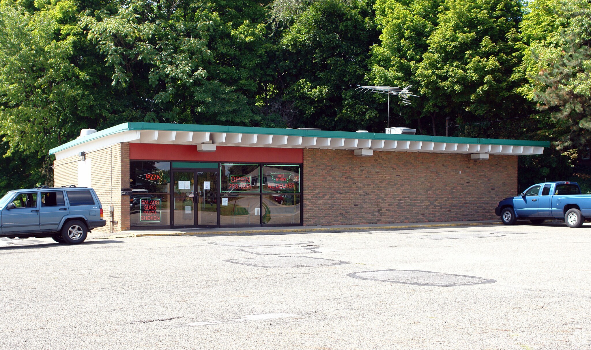 14921540 Canton Rd, Akron, OH 44312 Lakemore Plaza