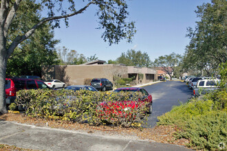 9806 N 56th St, Temple Terrace, FL for lease Building Photo- Image 2 of 9