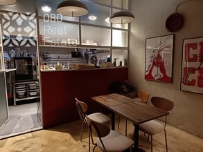 Retail in Barcelona, Barcelona for lease Interior Photo- Image 2 of 6