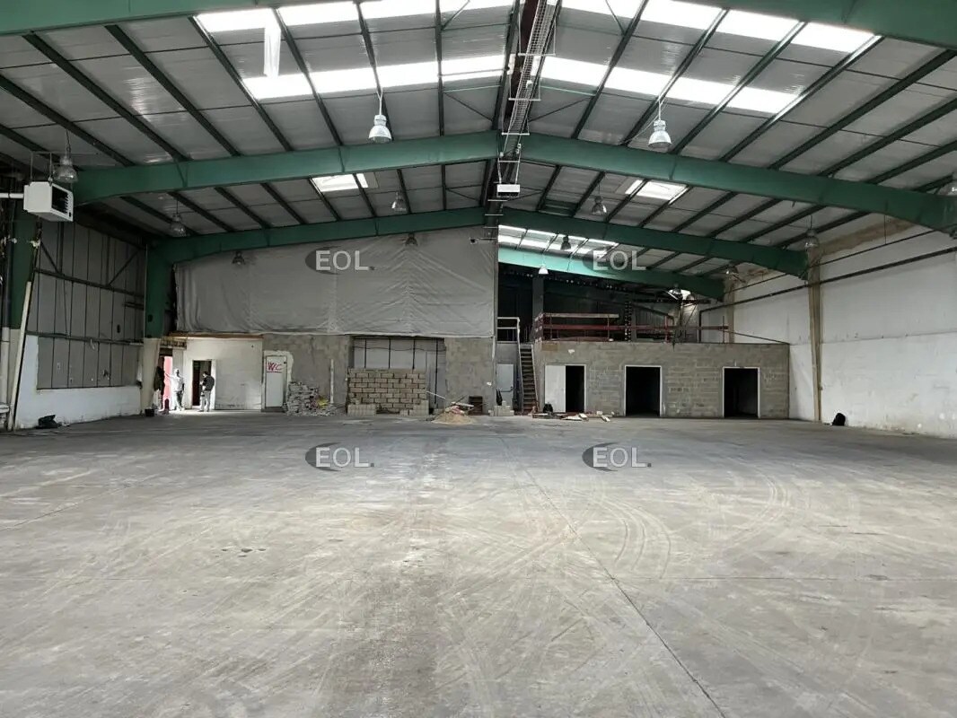 Industrial in Argenteuil for lease Building Photo- Image 1 of 5
