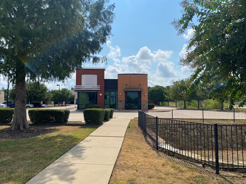 1941 S Main St, Keller, TX for lease - Building Photo - Image 1 of 3