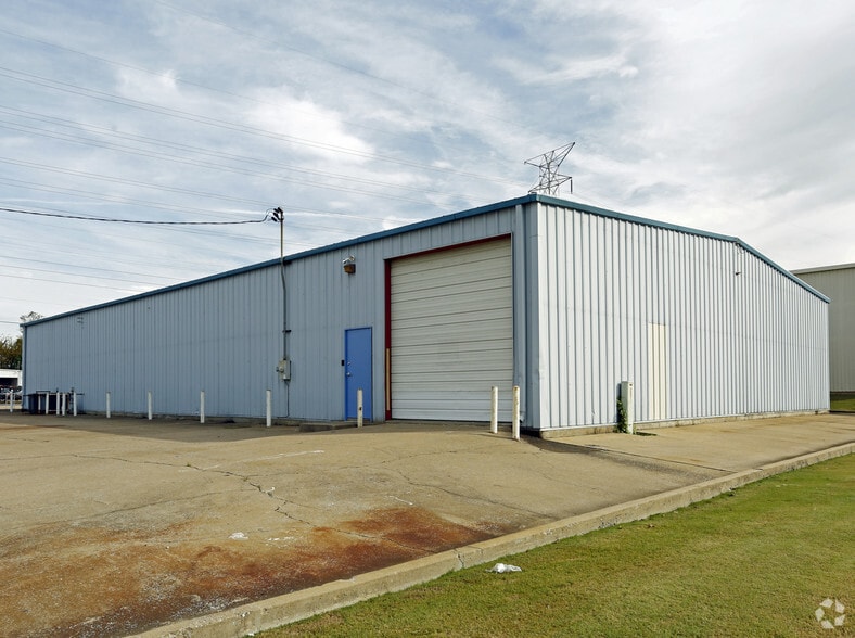 5071 Wilfong Rd, Memphis, TN for sale - Building Photo - Image 2 of 5