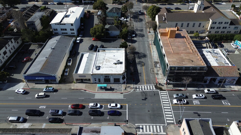 585-599 Lighthouse St, Monterey, CA for sale - Building Photo - Image 2 of 8