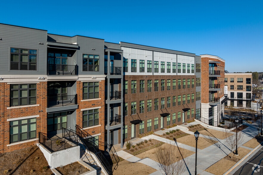 4256 Tilly Mill Rd, Doraville, GA for lease - Building Photo - Image 2 of 32