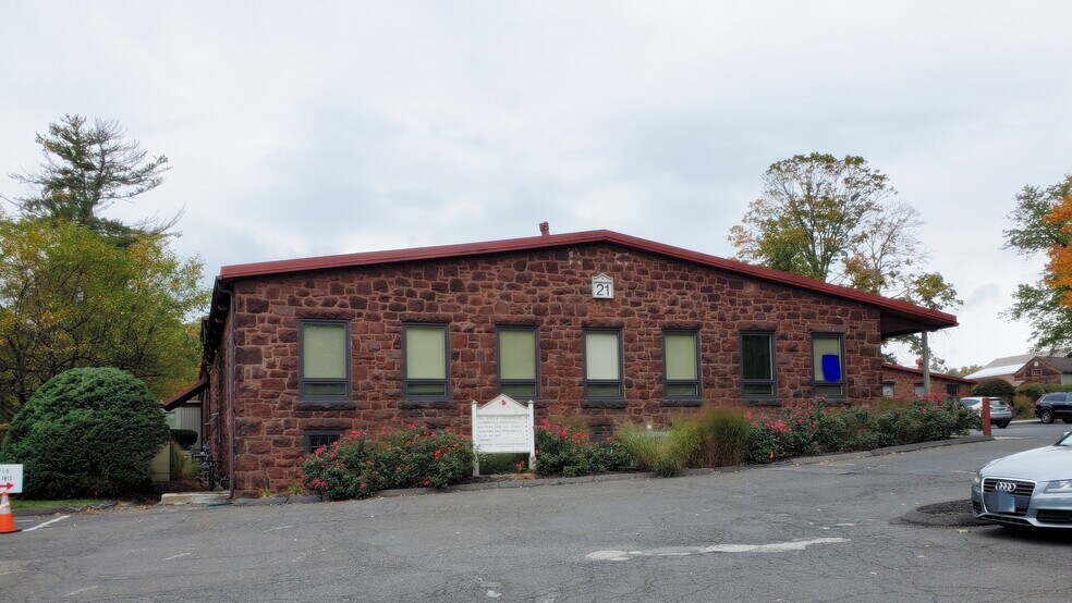 21C Arts Center Ct, Avon, CT for sale - Primary Photo - Image 1 of 1