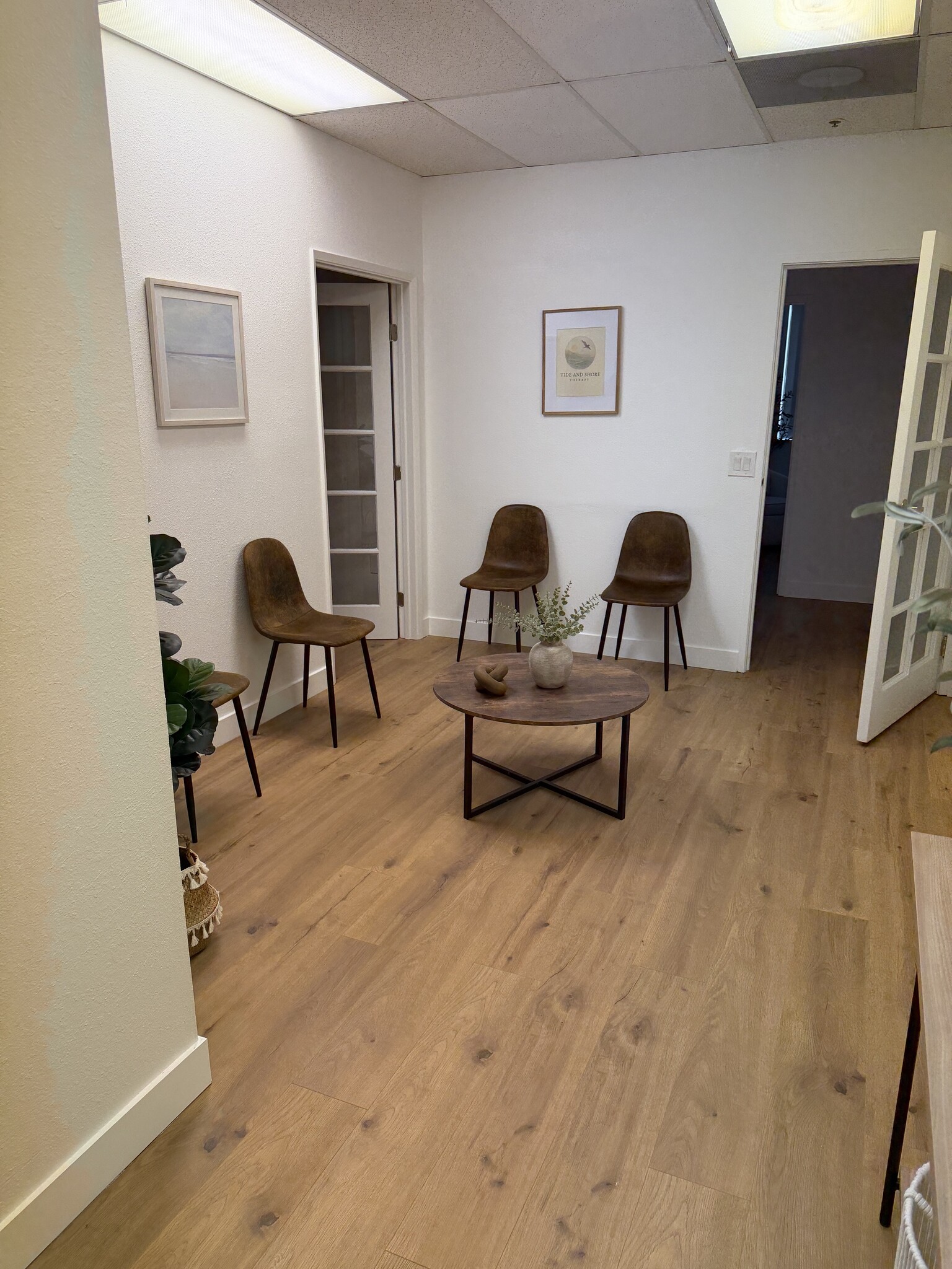 516 Pennsfield Pl, Thousand Oaks, CA for lease Interior Photo- Image 1 of 3