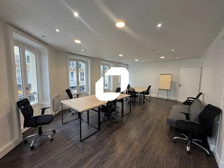 Office in Paris for lease - Building Photo - Image 1 of 5