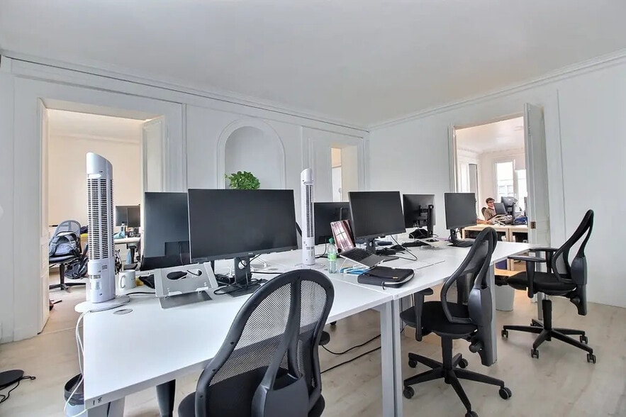 40 Bis Rue Du Faubourg Poissonnière, Paris for lease - Building Photo - Image 3 of 14