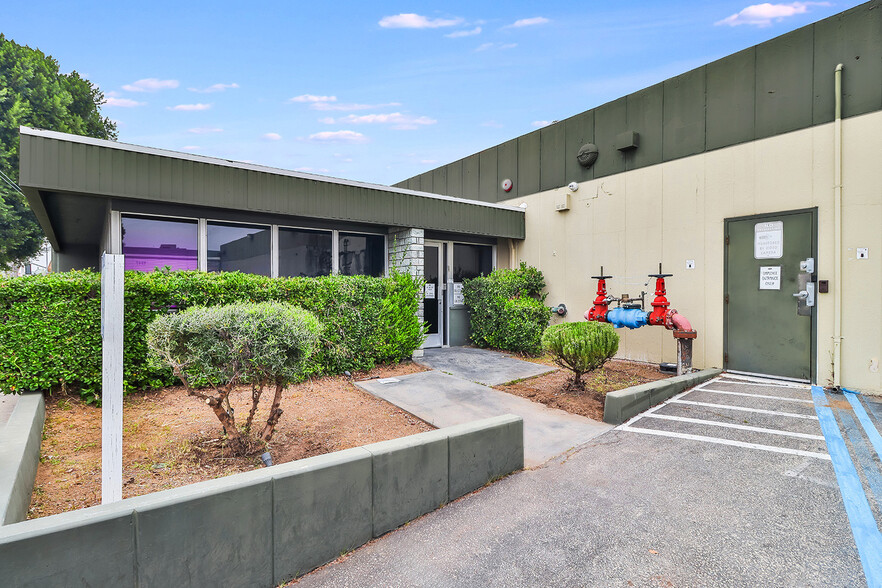 2021 1st St, San Fernando, CA for lease - Building Photo - Image 3 of 14