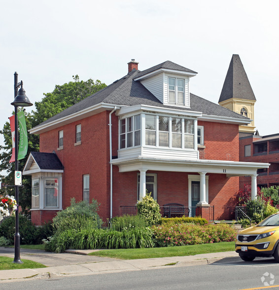 11 Brock St E, Uxbridge, ON for lease - Building Photo - Image 2 of 3