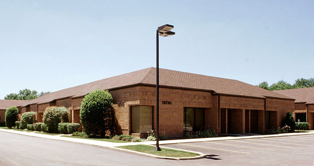 19730 Governors Hwy, Flossmoor, IL for sale Primary Photo- Image 1 of 3