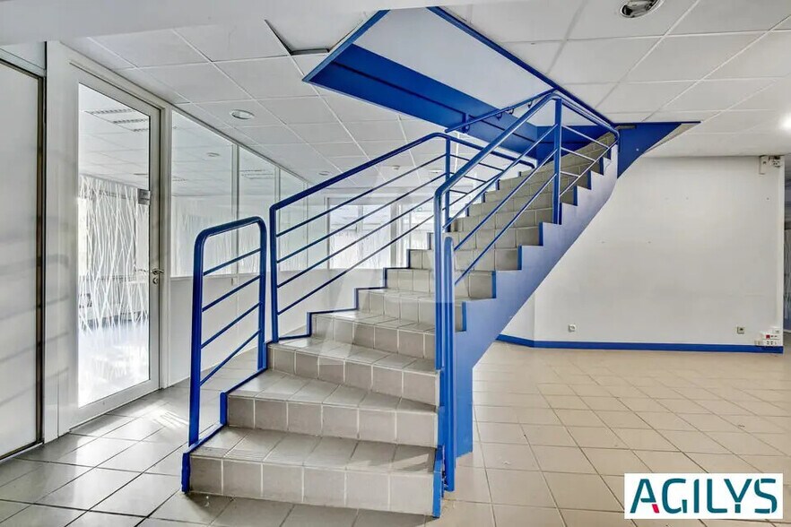 Office in Massy for lease - Interior Photo - Image 2 of 7