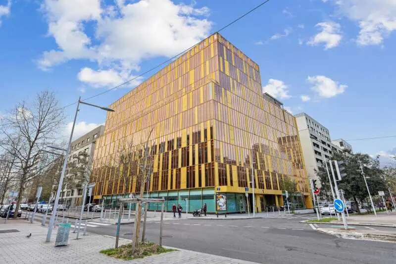 Office in Boulogne-Billancourt for lease - Building Photo - Image 1 of 32