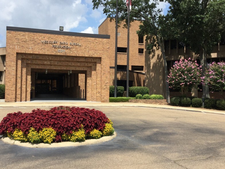 6311 Ridgewood Rd, Jackson, MS for sale - Primary Photo - Image 1 of 1