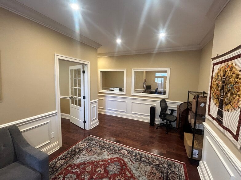 137 Commons Ct, Chadds Ford, PA for sale - Building Photo - Image 3 of 3