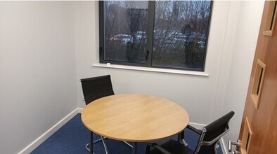 12 Saxon Way, Hessle for lease Interior Photo- Image 2 of 4