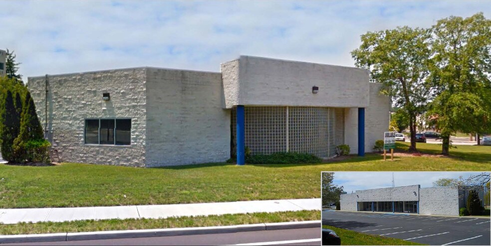 330 Wheeler Rd, Hauppauge, NY for sale - Building Photo - Image 1 of 1