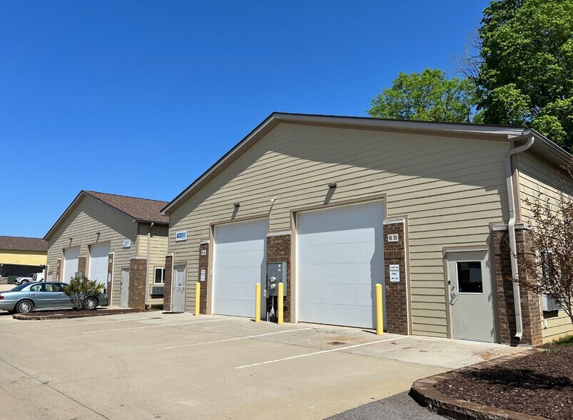 1035 Parkway Dr, Spring Hill, TN 37174