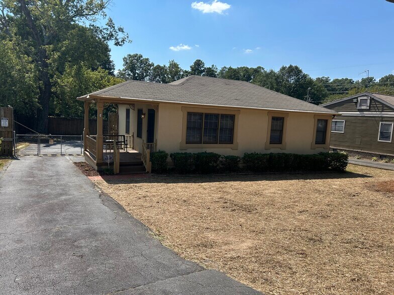 588 NE Seminole Dr, Marietta, GA for lease - Building Photo - Image 1 of 7