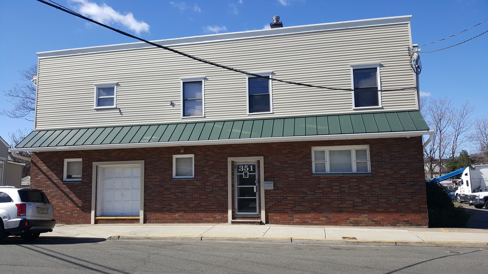 351 W Clinton St, Haledon, NJ for sale - Building Photo - Image 2 of 4