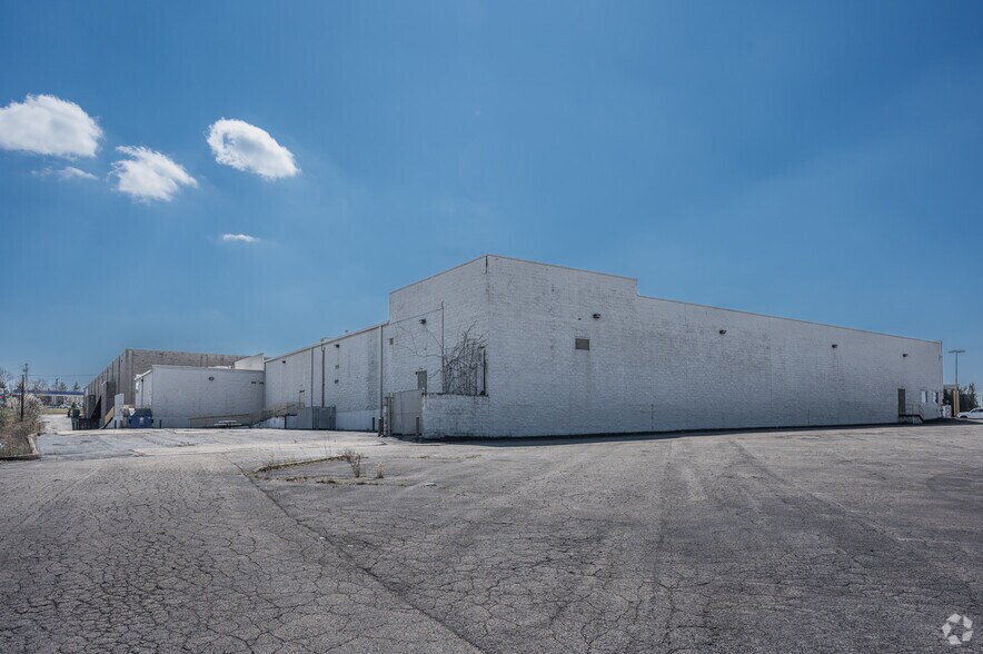 7025 Clairton Rd, West Mifflin, PA for lease - Building Photo - Image 3 of 7