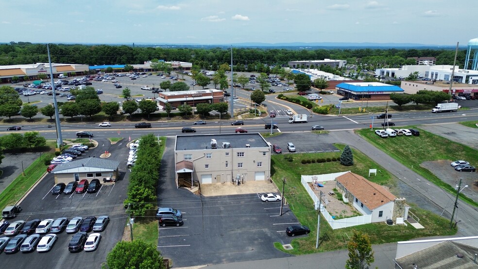 8325 Centreville Rd, Manassas, VA for lease - Building Photo - Image 3 of 17