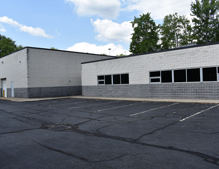 2398 E Enterprise Pky, Twinsburg, OH for sale - Building Photo - Image 2 of 9