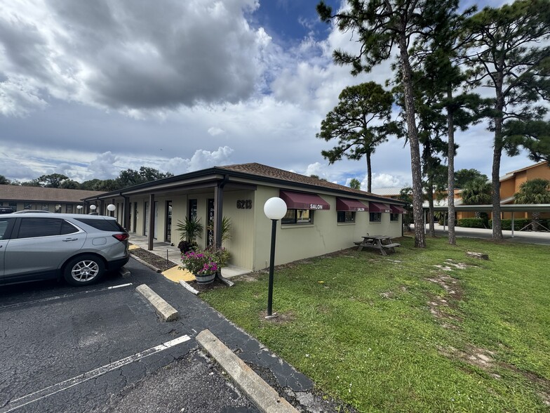 6237 Presidential Ct, Fort Myers, FL for lease - Building Photo - Image 3 of 7