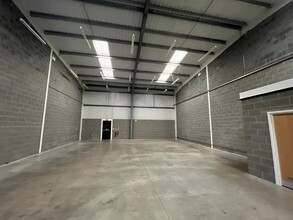 Bilton Way, Luton for lease Interior Photo- Image 2 of 2