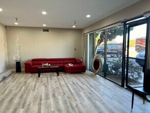 7631 E Greenway Rd, Scottsdale, AZ for lease Interior Photo- Image 1 of 14