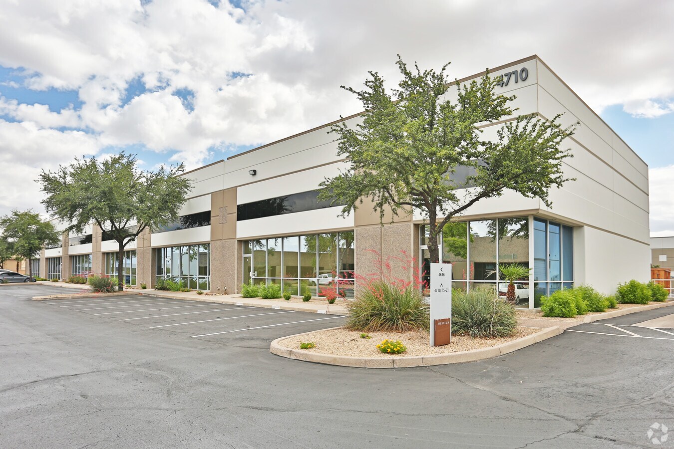 4710 E Elwood St, Phoenix, AZ 85040