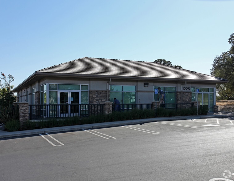1225 Pleasant Grove Blvd, Roseville, CA for lease - Building Photo - Image 3 of 5