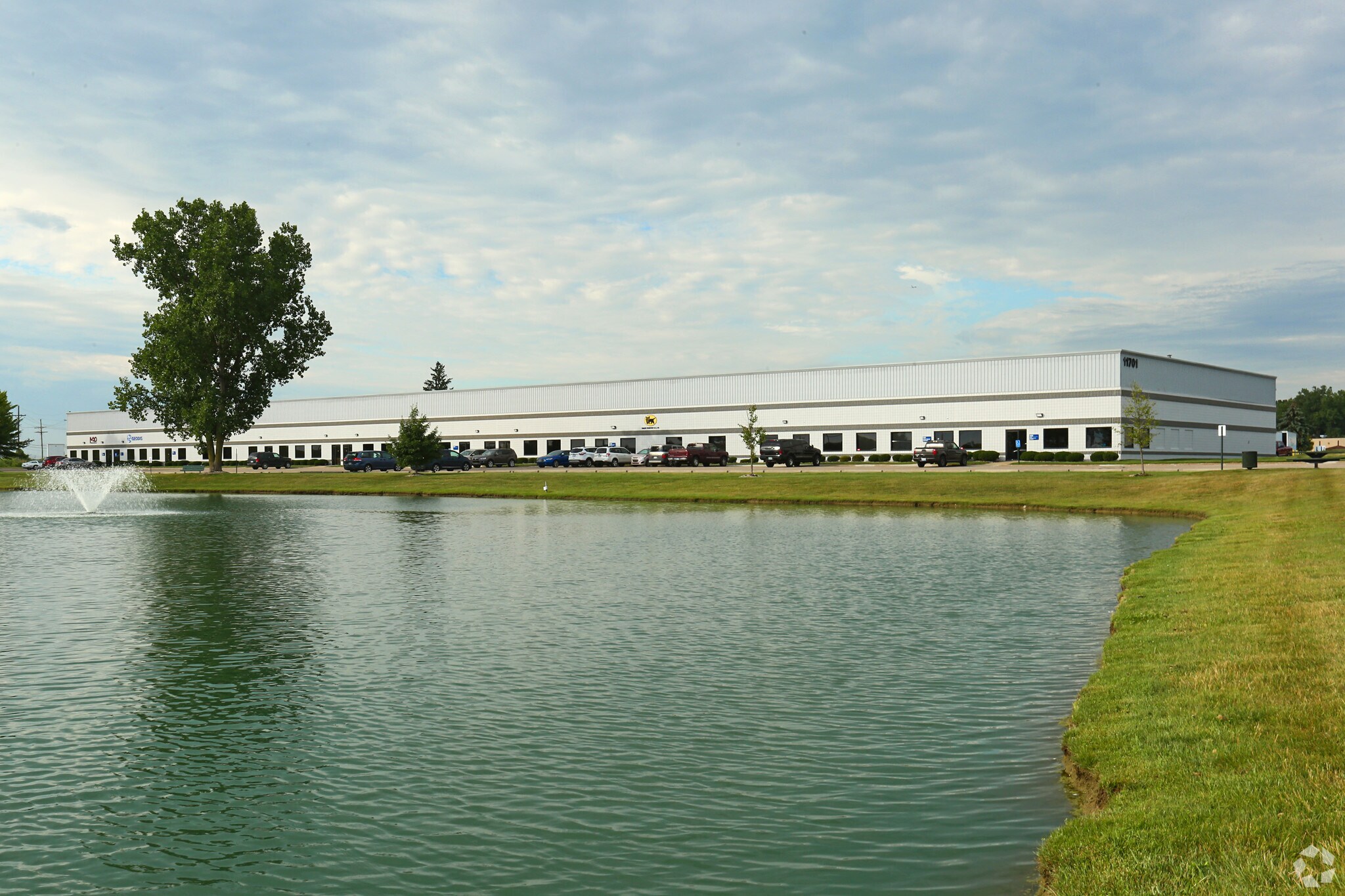 11701 Metro Airport Center Dr, Romulus, MI for sale Primary Photo- Image 1 of 1