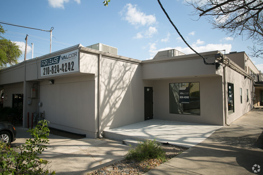 5321-5323 Broadway St, San Antonio, TX for lease - Building Photo - Image 3 of 6