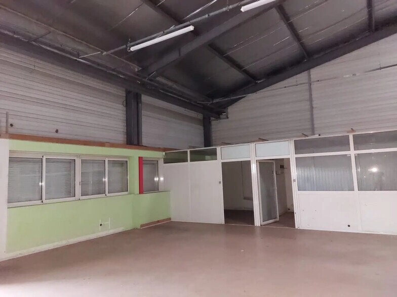 Industrial in La Seyne-sur-Mer for lease - Interior Photo - Image 3 of 5