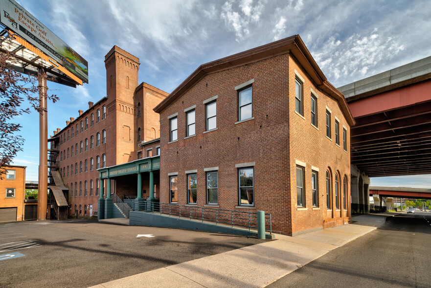 153 East St, New Haven, CT for lease - Building Photo - Image 1 of 5