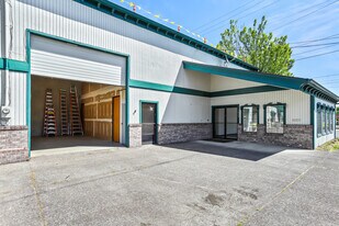 1625 SE Lafayette St, Portland OR - Warehouse