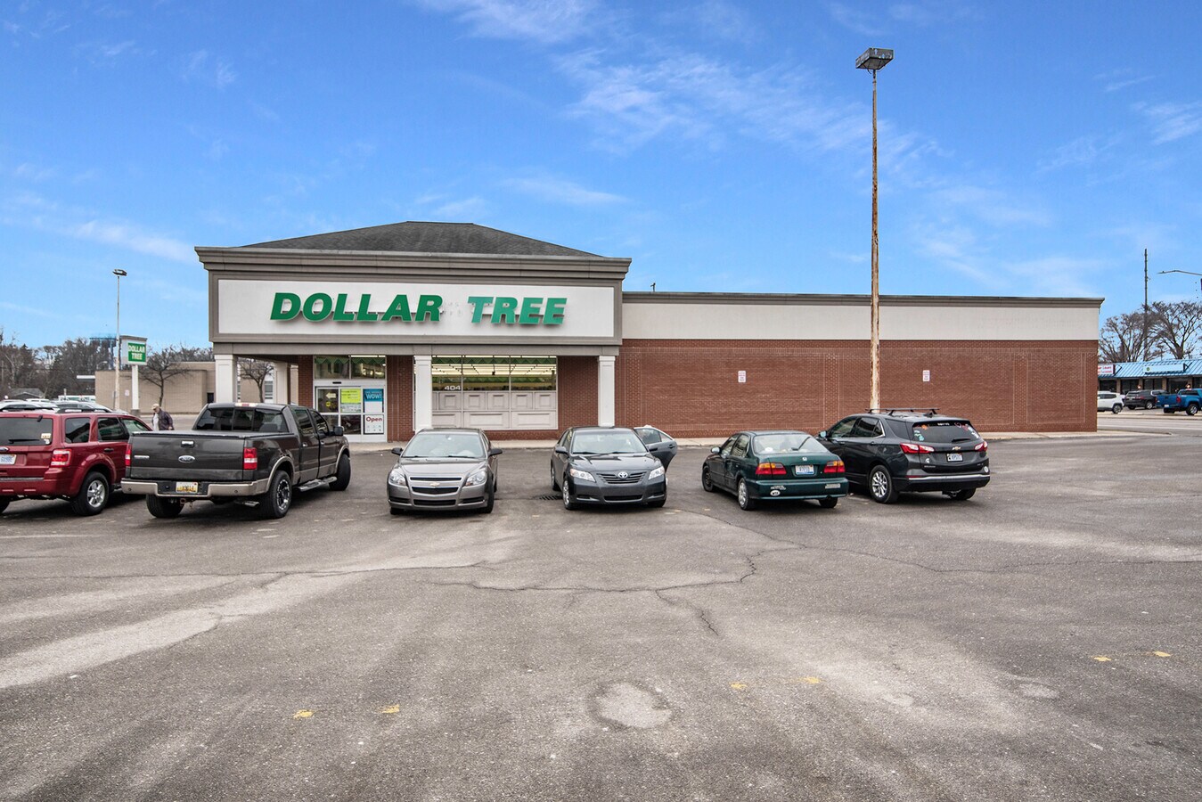 404 S Saginaw Rd, Midland, MI 48640