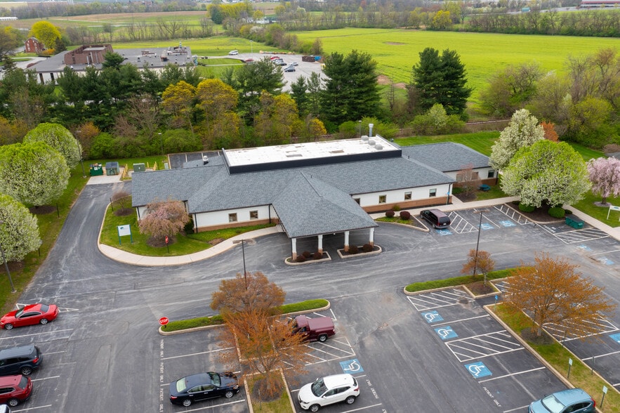 785 Cherry Tree Ct, Hanover, PA for sale - Building Photo - Image 2 of 5