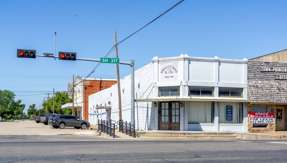 229 S Main St, Mc Gregor, TX for sale - Building Photo - Image 3 of 6