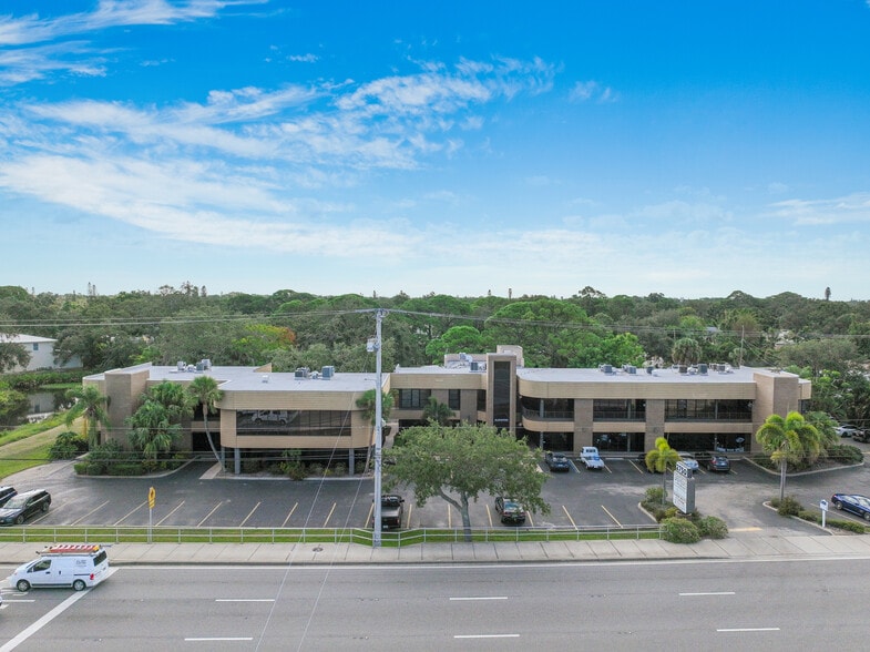 2750 Stickney Point Rd, Sarasota, FL for sale - Building Photo - Image 1 of 1