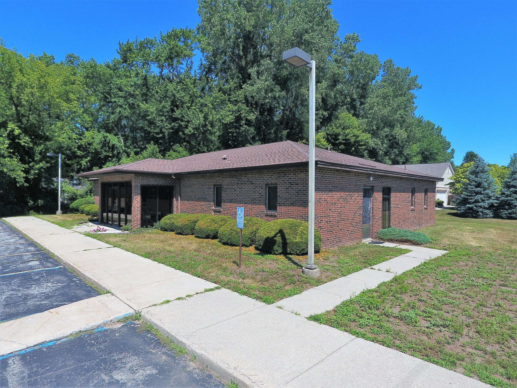 2700 Pointe Tremble Rd, Algonac, MI for sale Building Photo- Image 1 of 1