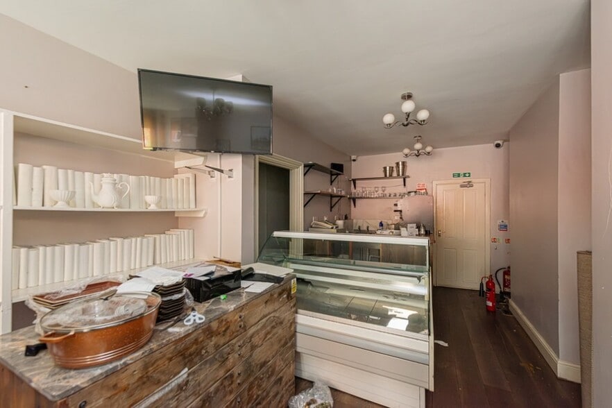 87 Parkhurst Rd, London for lease - Interior Photo - Image 3 of 4