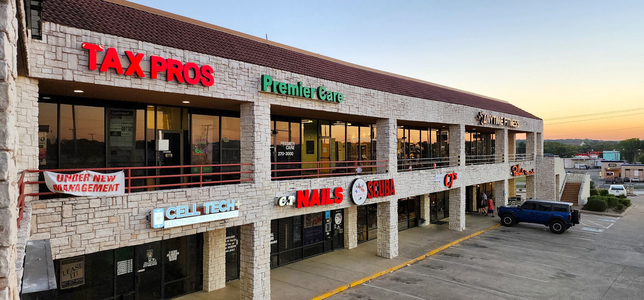 120-252 Park Pl, Azle, TX for lease Building Photo- Image 1 of 11