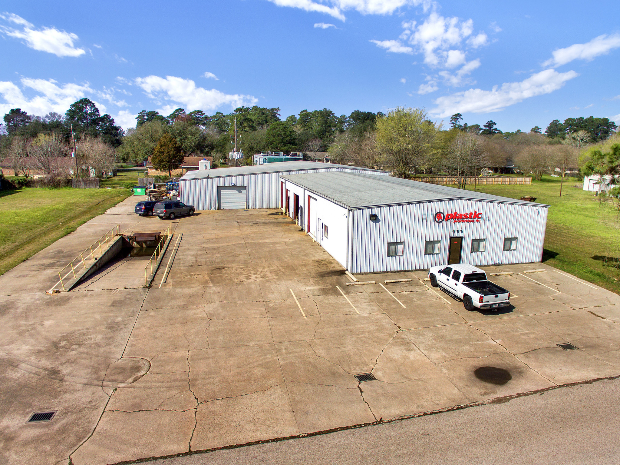 31819 Industrial Park Dr, Pinehurst, TX for sale Building Photo- Image 1 of 9