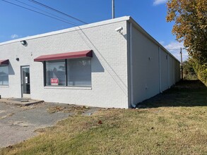 332-338 Rip Rap Rd, Hampton, VA for lease Building Photo- Image 2 of 17