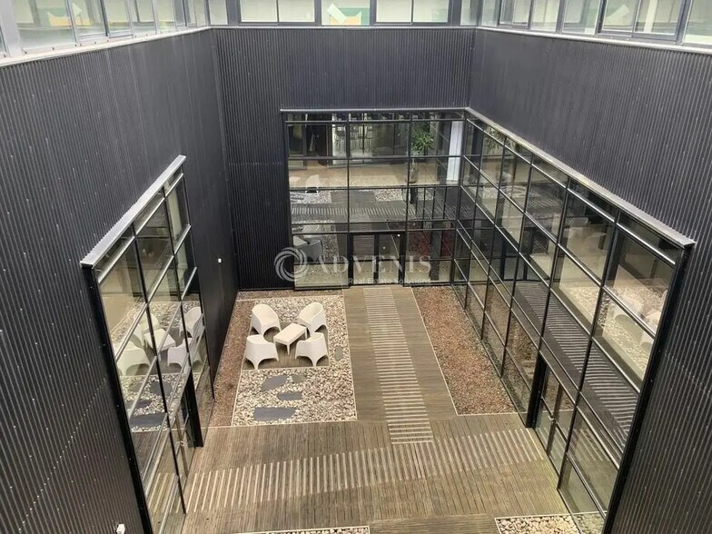 Office in Le Mans for lease - Building Photo - Image 3 of 7