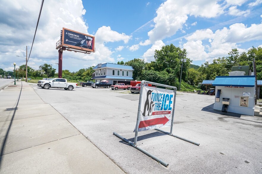 2016 Dayton Blvd, Chattanooga, TN for lease - Building Photo - Image 2 of 16